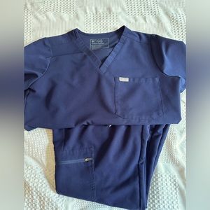 Small Petite Figs Scrubs Set